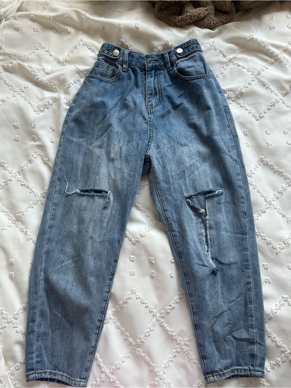 High-Waist Distressed Women's Jeans - Blue